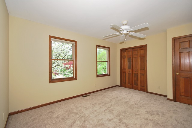 1715 Forest Ridge Road St. Charles, IL 60174 - Photo 8 of 11