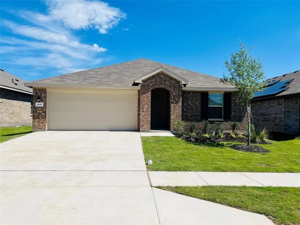 $2,300 | 412 Alva Street, Azle, TX 76020