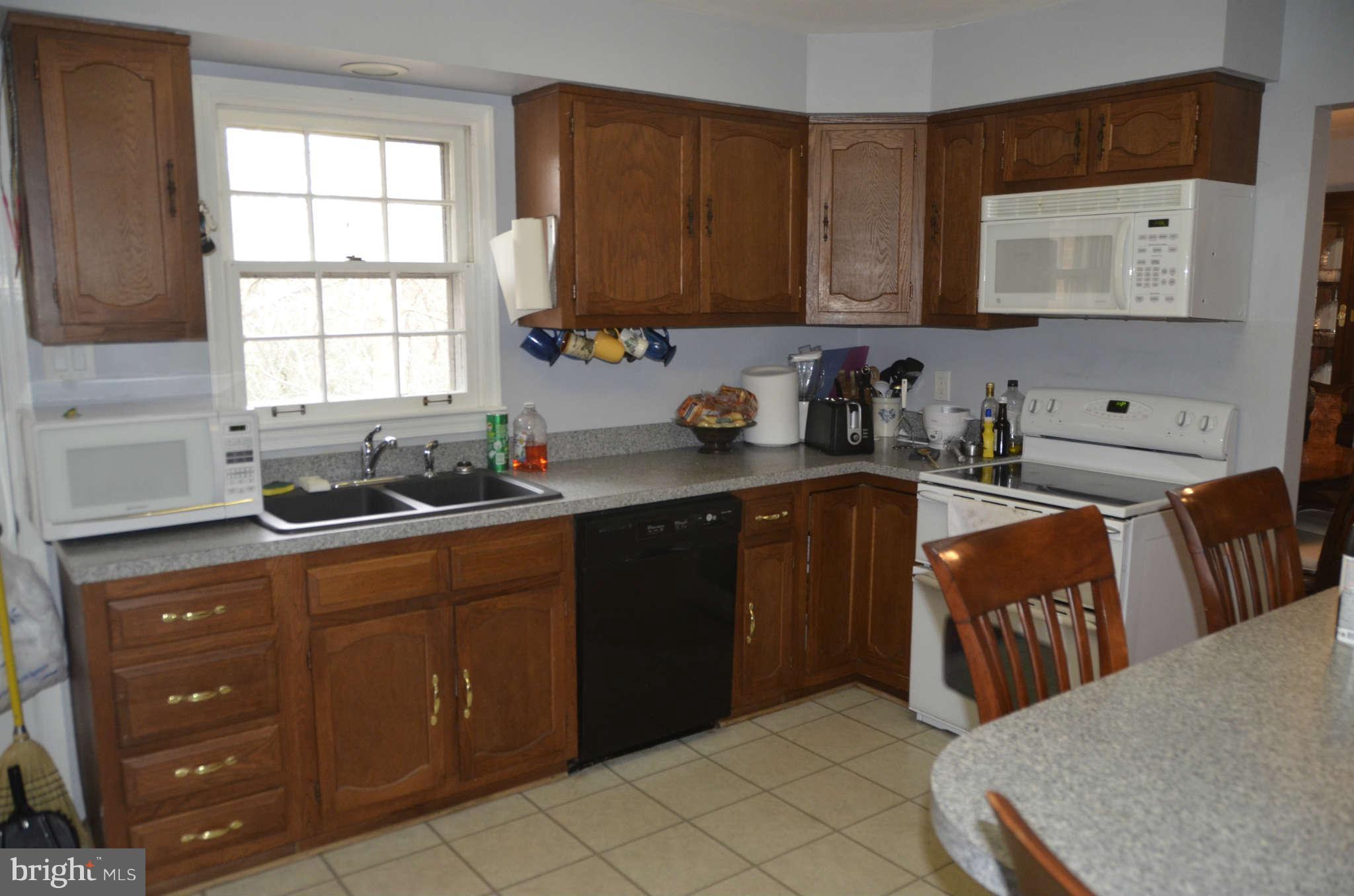 11607 Rivershore Drive Dunkirk, MD 20754 - Photo 5 of 15 Kitchen