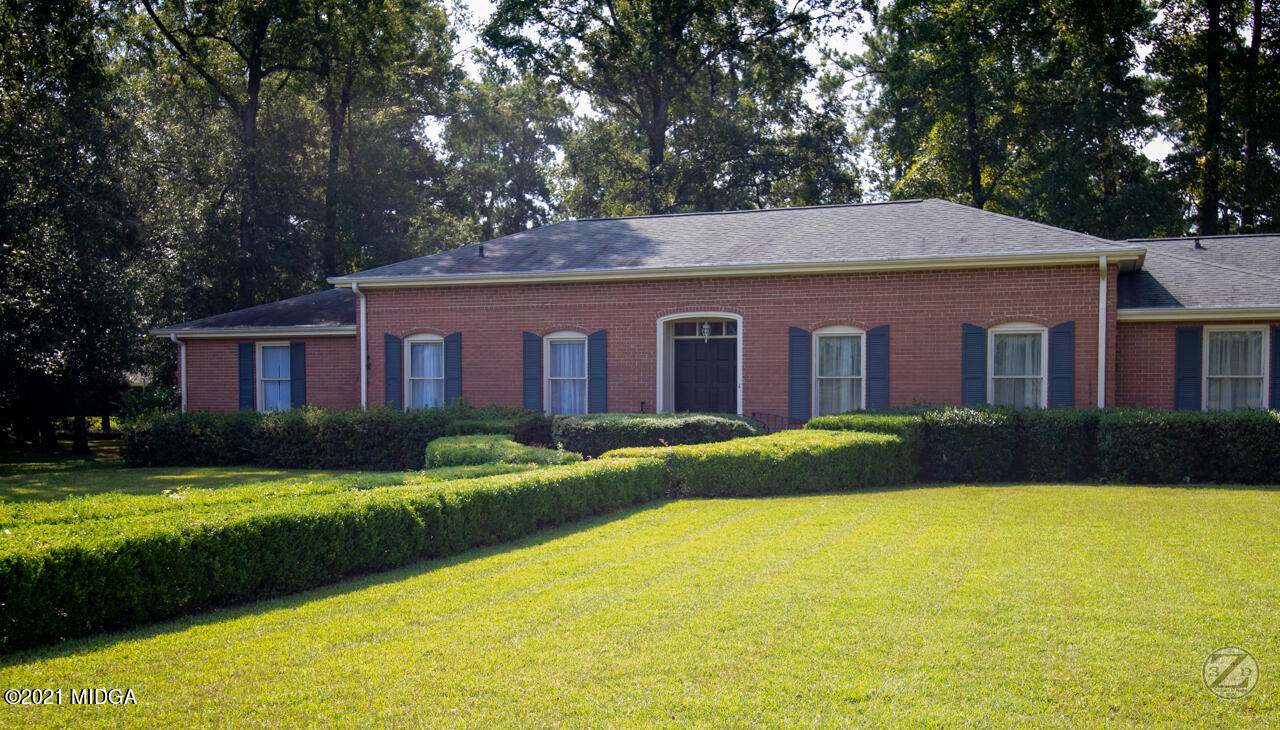 1027 Country Club Road Perry, GA 31069 - Photo 3 of 55 IMG_1167