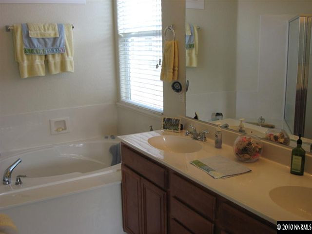 10800 Oakhaven Drive Reno, NV 89521 - Photo 5 of 9 Photo 5