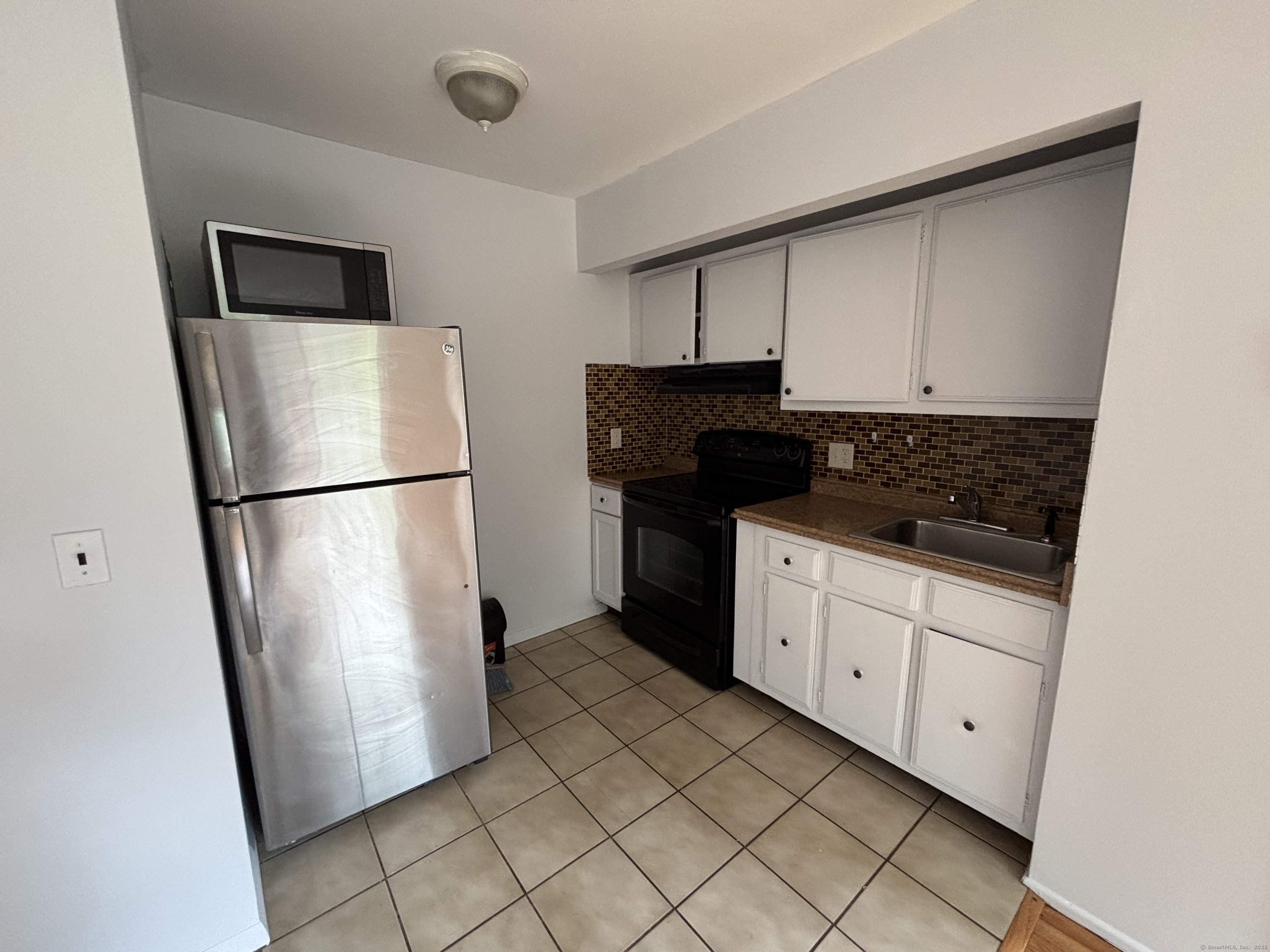 17 Ferris Avenue, Unit 14 Norwalk, CT 06854 - Photo 5 of 8