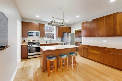 $725,000 | 1082 Prairie Trail, Grayslake, IL 60030