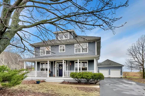 $725,000 | 1082 Prairie Trail, Grayslake, IL 60030
