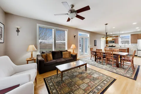 $725,000 | 1082 Prairie Trail, Grayslake, IL 60030