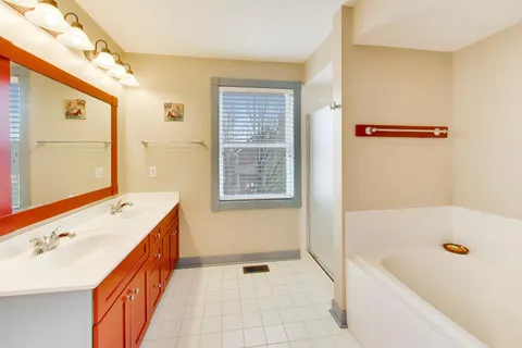 $725,000 | 1082 Prairie Trail, Grayslake, IL 60030