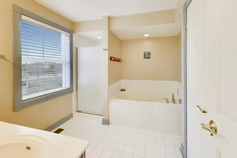 $725,000 | 1082 Prairie Trail, Grayslake, IL 60030
