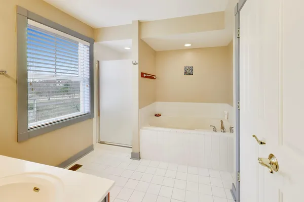 $775,000 | 1082 Prairie Trail, Grayslake, IL 60030