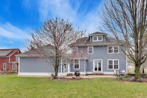 $725,000 | 1082 Prairie Trail, Grayslake, IL 60030