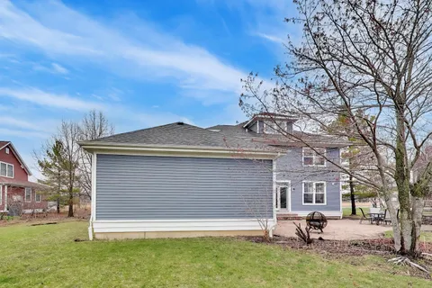 $725,000 | 1082 Prairie Trail, Grayslake, IL 60030
