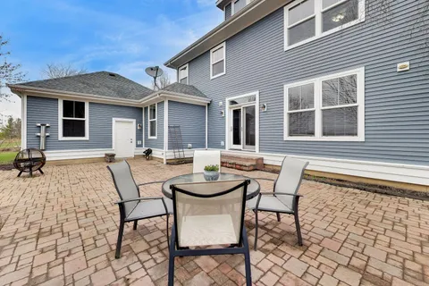 $725,000 | 1082 Prairie Trail, Grayslake, IL 60030