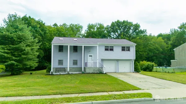 $599,999 | 47 Inwood Drive, Milltown, NJ 08850