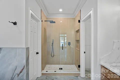 a view of walk in closet