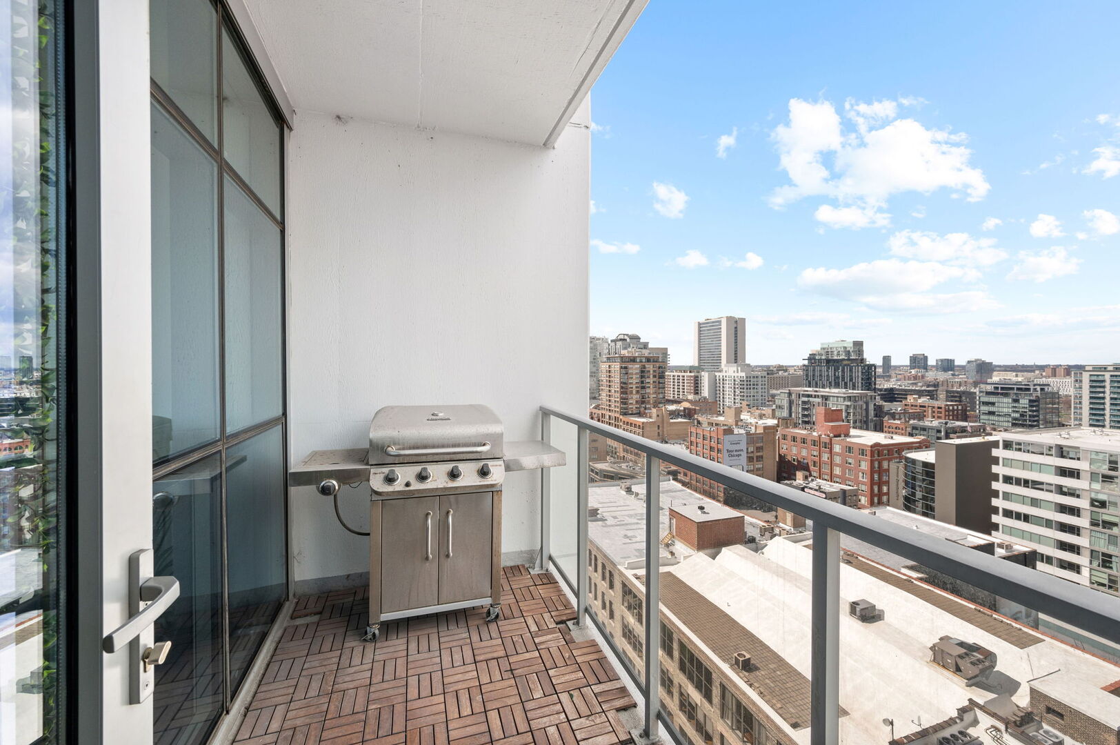 303 West Ohio Street, Unit 1901 Chicago, IL 60654 - Photo 13 of 18