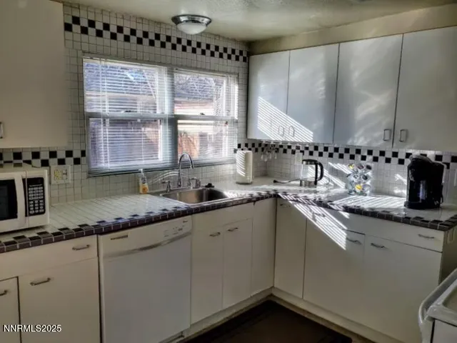 $800,000 | 611 Nixon Avenue, Unit 611 & 611A, Reno, NV 89509