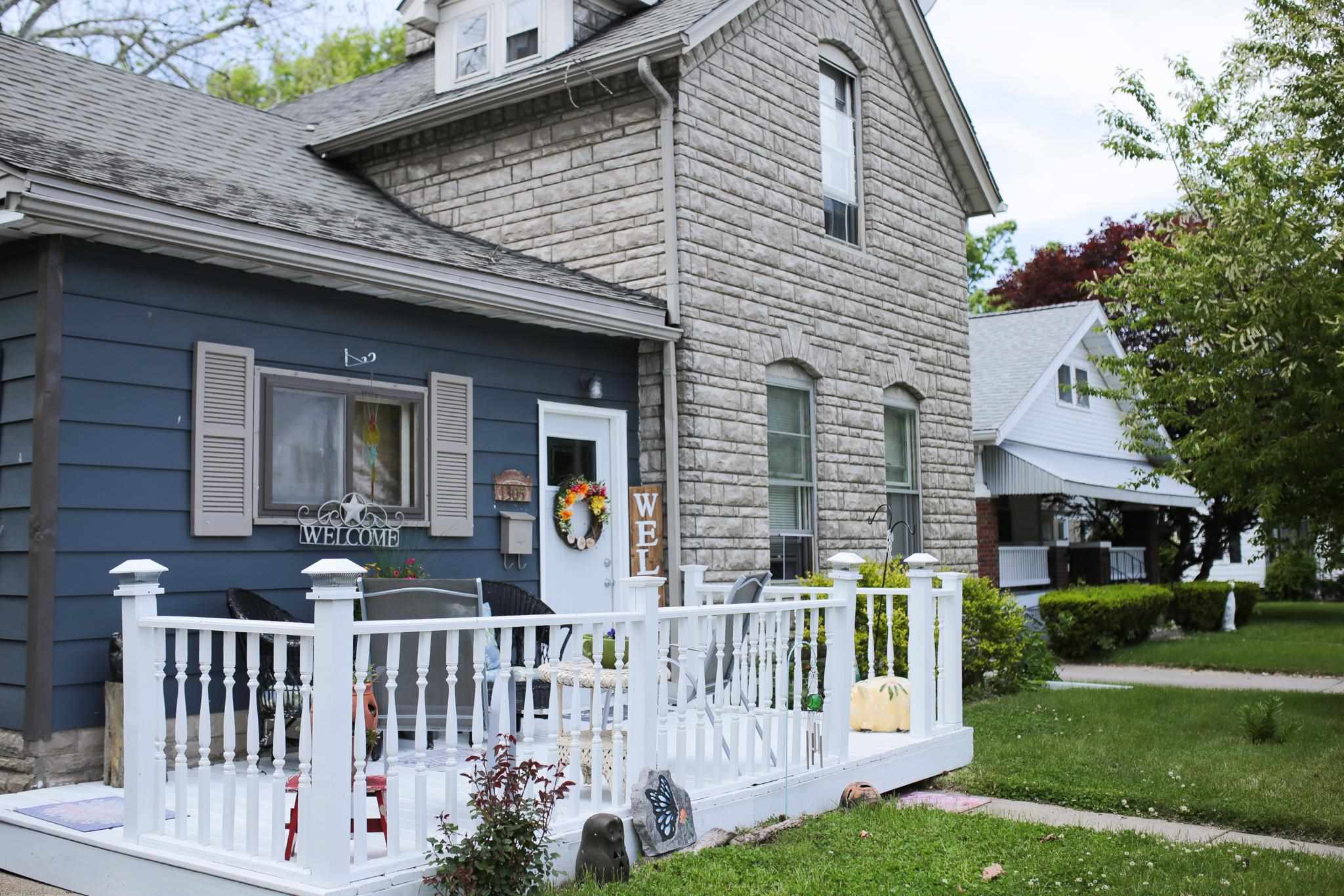 1305 Monument Avenue Springfield, IL 62702 - Photo 2 of 16