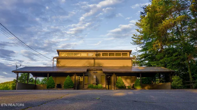 $499,899 | 3933 Dollys Drive, Unit 56A/B, Sevierville, TN 37876