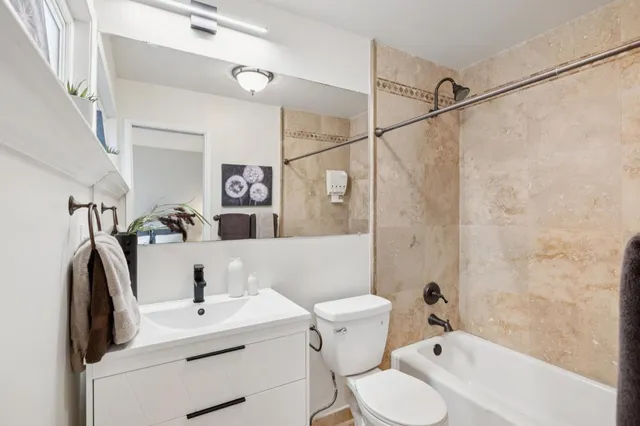 $698,000 | 453 North Rengstorff Avenue, Unit 17, Mountain View, CA 94043