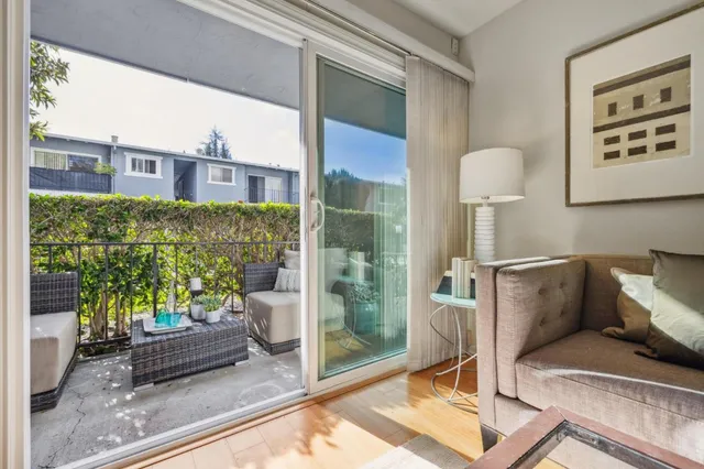 $698,000 | 453 North Rengstorff Avenue, Unit 17, Mountain View, CA 94043