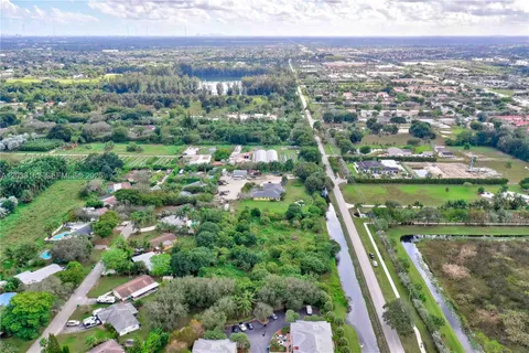 $1,500,000 | 76 Sw Avenue, Davie, FL 33314