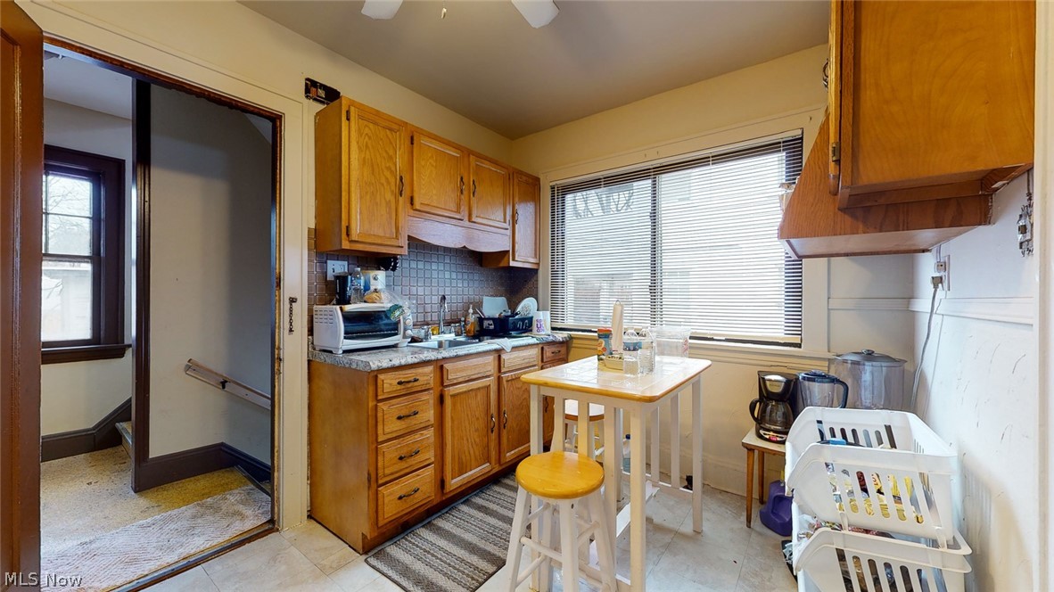 2633 Colchester Road Cleveland, OH 44106 - Photo 5 of 18