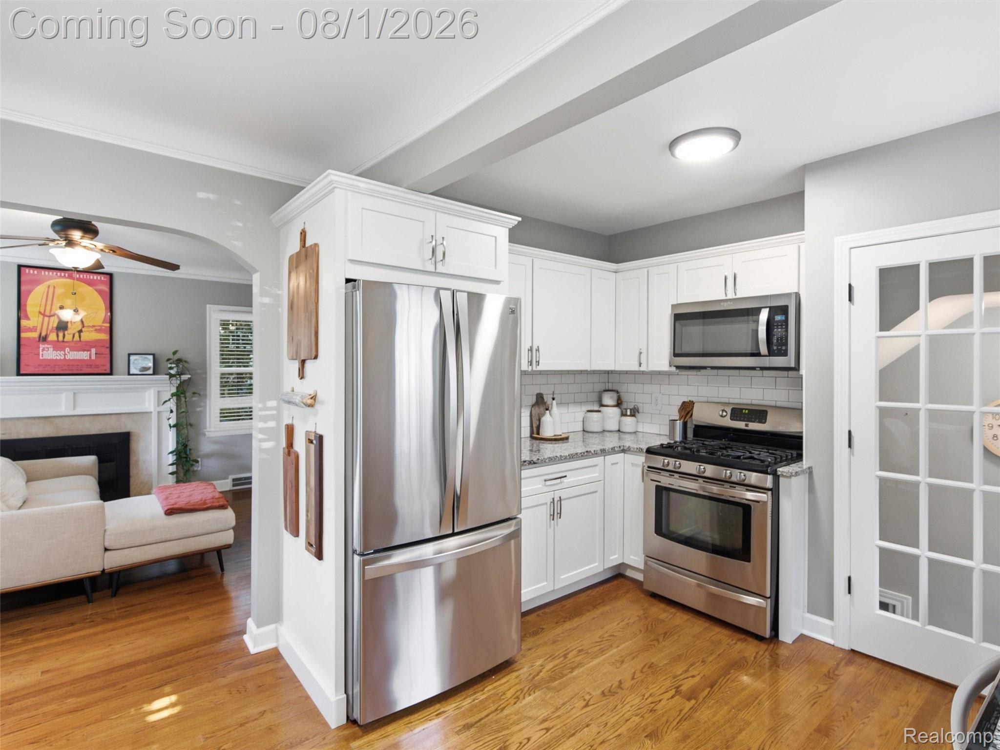 1036 Oxford Road Berkley, MI 48072 - Photo 10 of 35 17-DSC07248.jpg