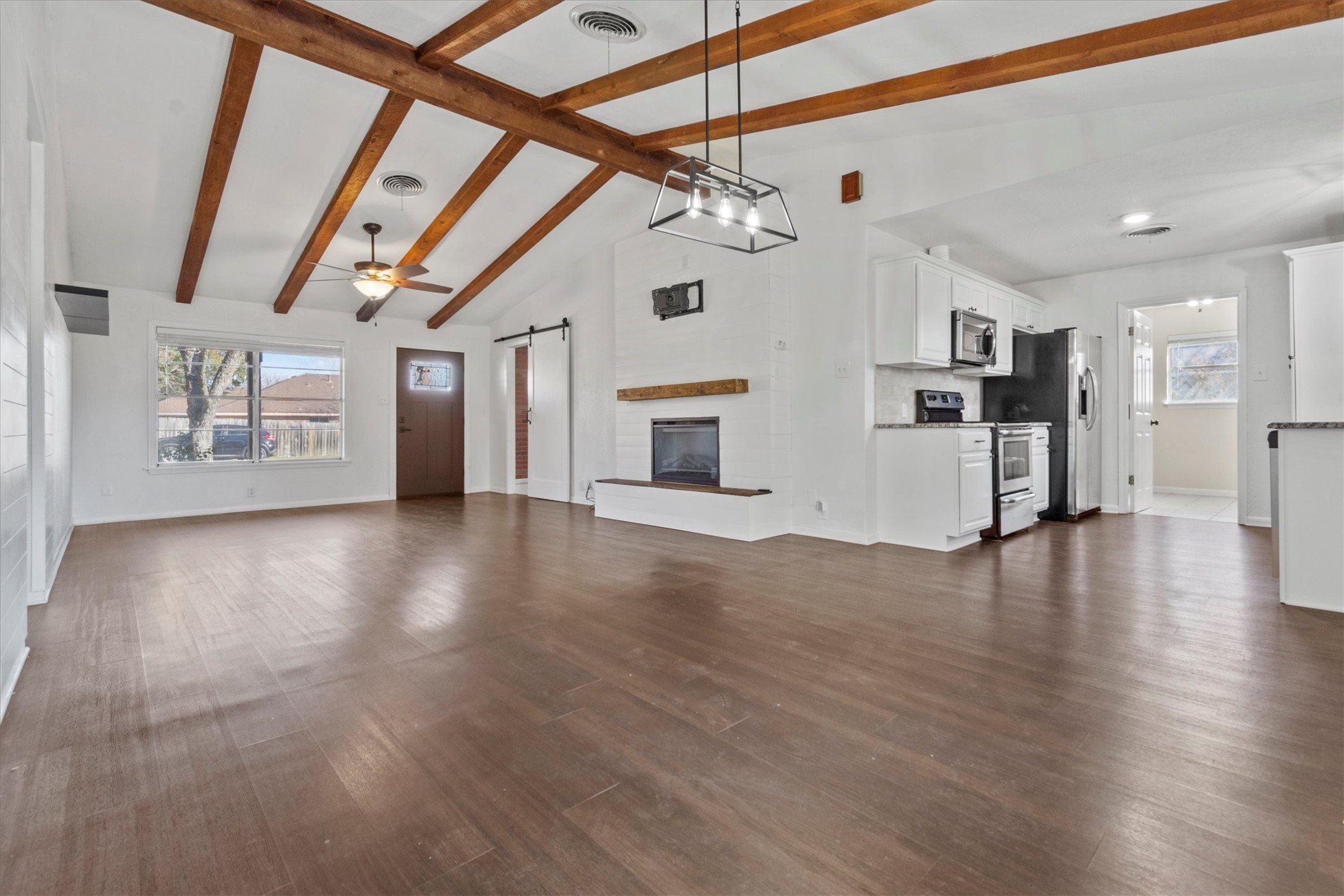 1806 Hutto Road Georgetown, TX 78626 - Photo 4 of 29