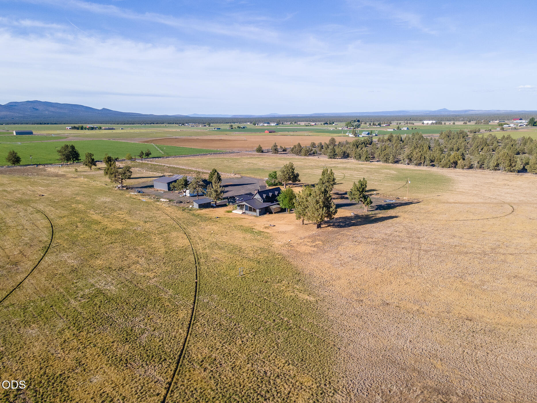 26275 Willard Road Bend, OR 97701 - Photo 3 of 68