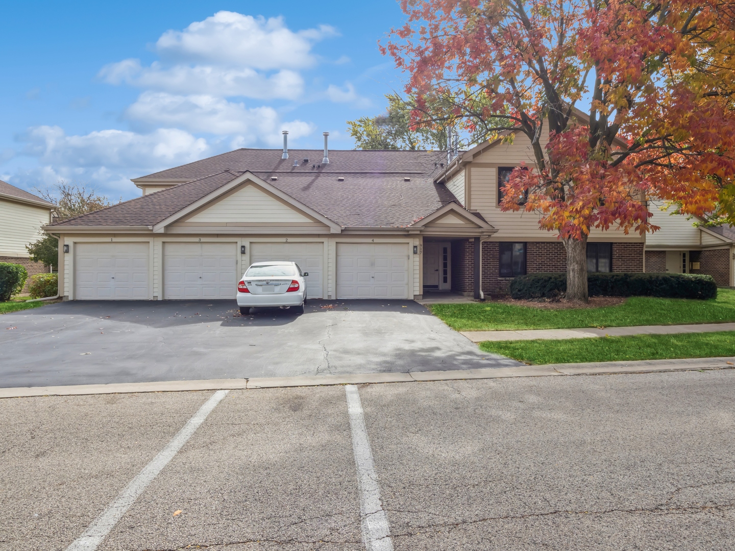 917 Coach Road, Unit 3 Palatine, IL 60074 - Photo 1 of 12 Gallery Image 1