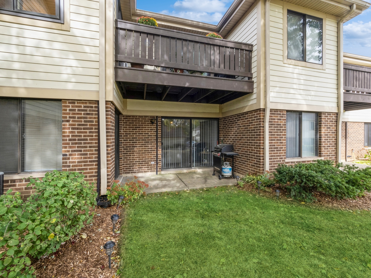 917 Coach Road, Unit 3 Palatine, IL 60074 - Photo 11 of 12 Gallery Image 11