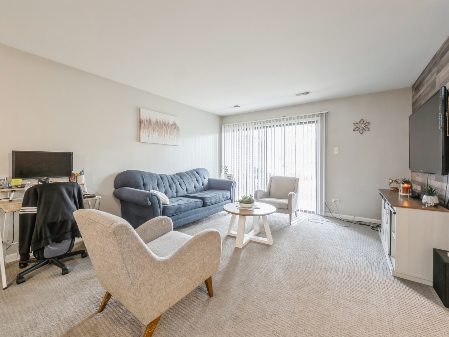 917 Coach Road, Unit 3 Palatine, IL 60074 - Photo 3 of 12 Gallery Image 3