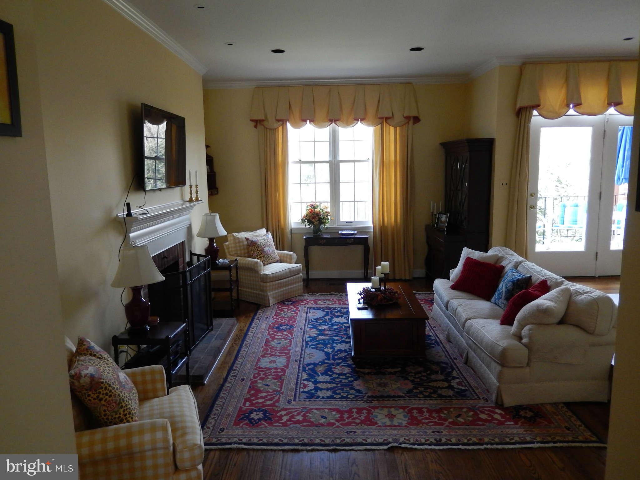 8035 Strauff Road, Unit 2 Towson, MD 21204 - Photo 7 of 19 Living Room