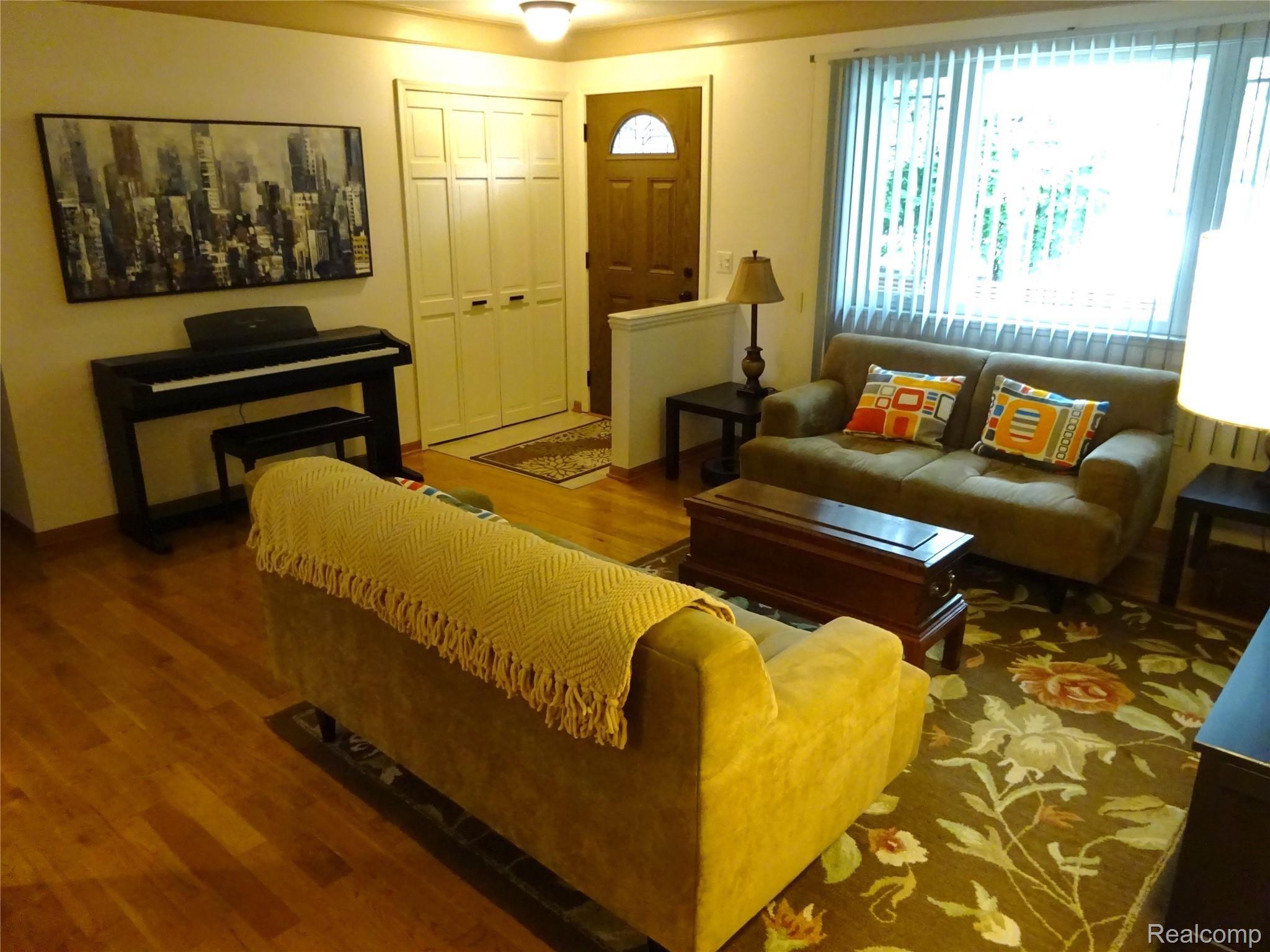 3760 John R Road Rochester, MI 48307 - Photo 3 of 27 009.JPG