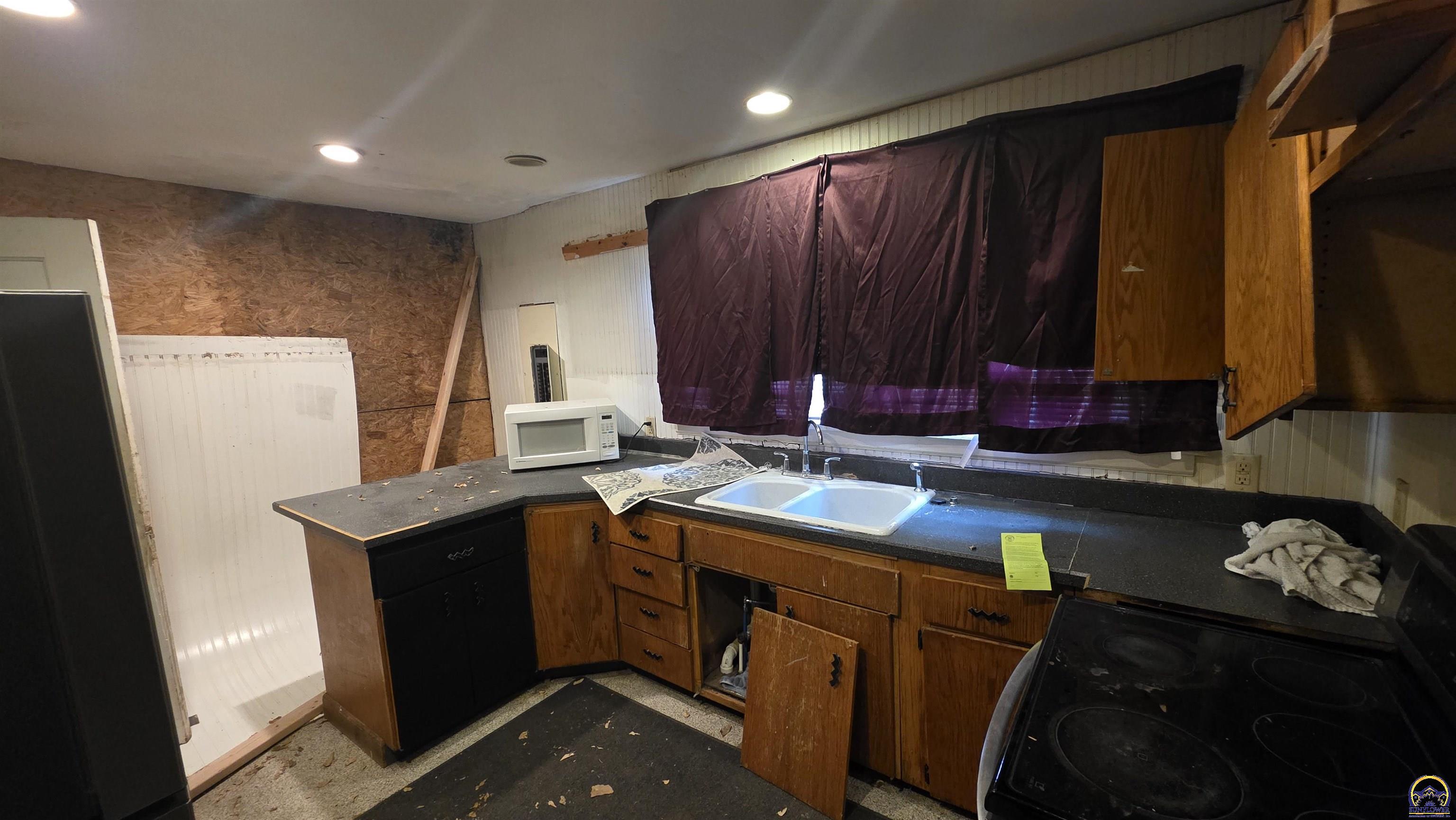 1117 Southwest Horne Street Topeka, KS 66604 - Photo 9 of 23