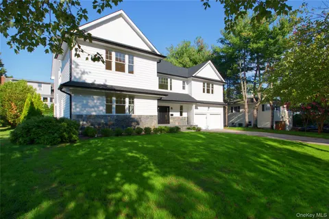 $3,390,000 | 108 Tanners Pond Road, Garden City, NY 11530