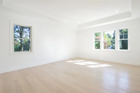 $3,390,000 | 108 Tanners Pond Road, Garden City, NY 11530