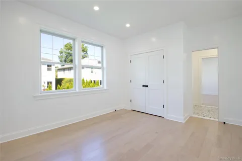 $3,390,000 | 108 Tanners Pond Road, Garden City, NY 11530