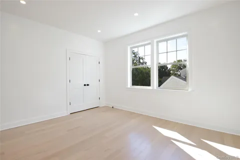 $3,390,000 | 108 Tanners Pond Road, Garden City, NY 11530