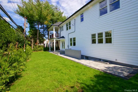 $3,390,000 | 108 Tanners Pond Road, Garden City, NY 11530