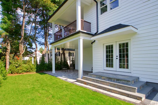 $3,390,000 | 108 Tanners Pond Road, Garden City, NY 11530