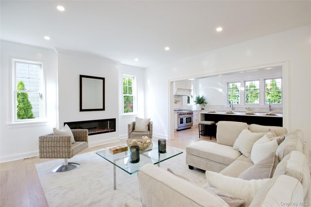 $3,390,000 | 108 Tanners Pond Road, Garden City, NY 11530