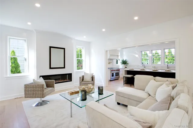 $3,390,000 | 108 Tanners Pond Road, Garden City, NY 11530