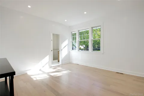 $3,390,000 | 108 Tanners Pond Road, Garden City, NY 11530