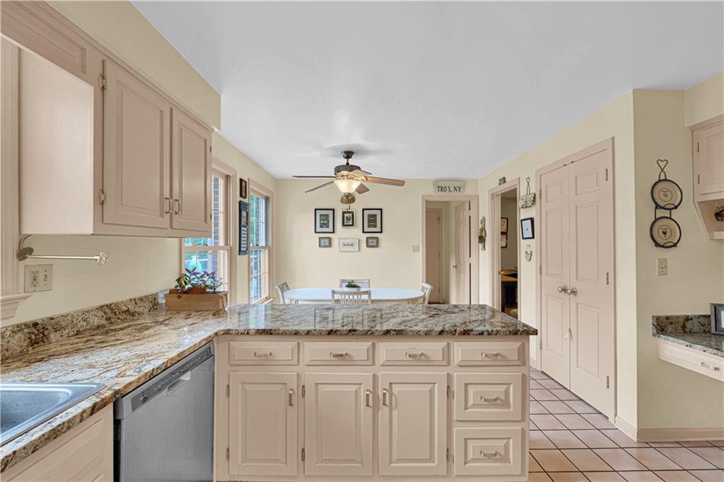 139 Old Mill Road Pittsburgh, PA 15238 - Photo 9 of 25 Gallery Image 9