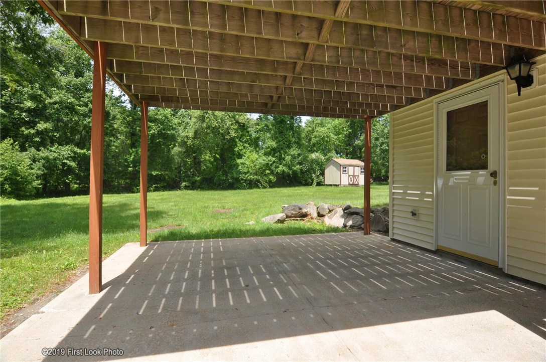 1289 Chopmist Hill Road Scituate, RI 02857 - Photo 11 of 38