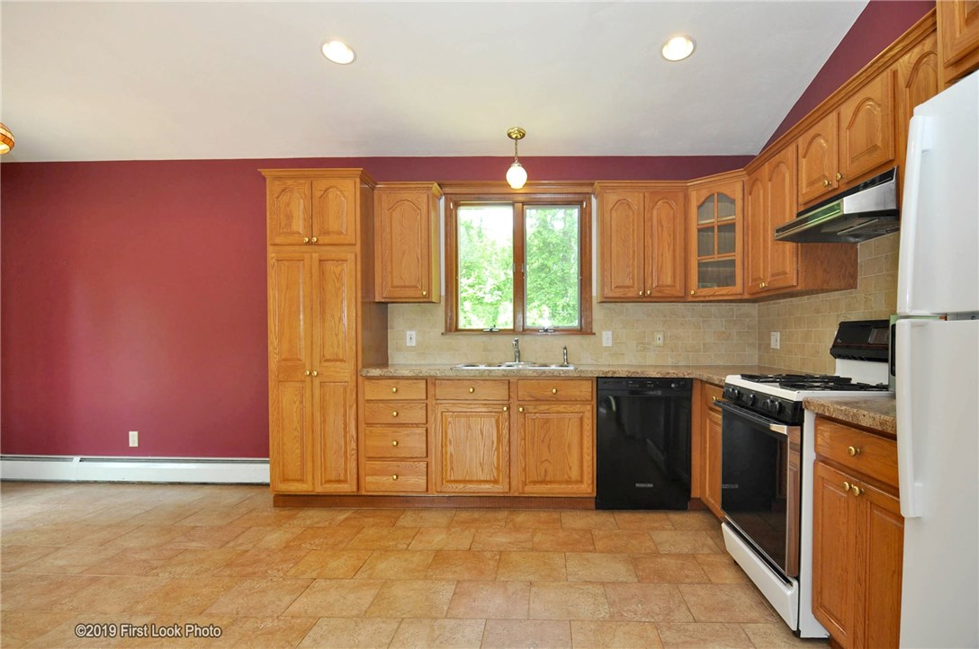 1289 Chopmist Hill Road Scituate, RI 02857 - Photo 14 of 38