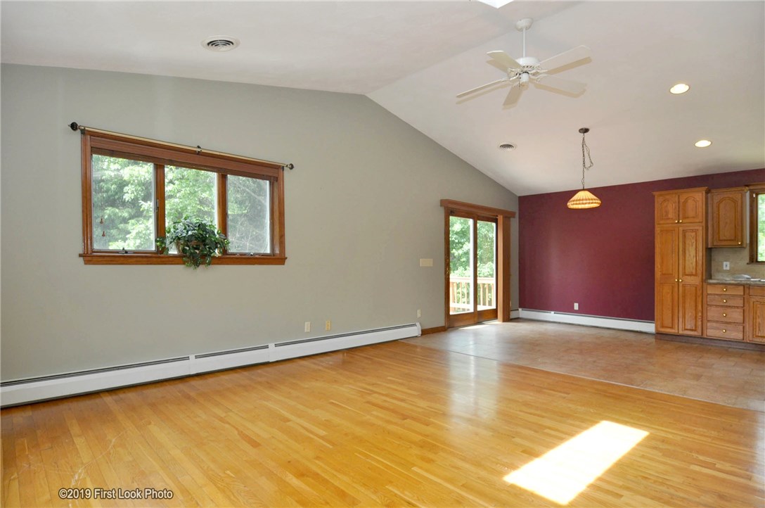 1289 Chopmist Hill Road Scituate, RI 02857 - Photo 20 of 38