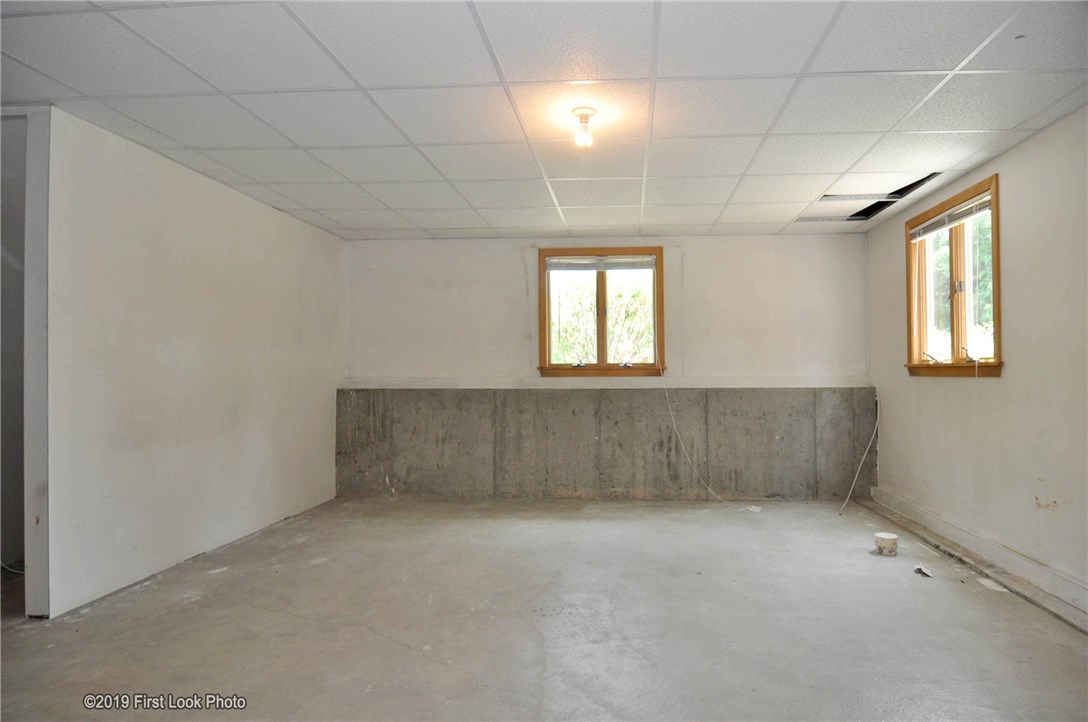 1289 Chopmist Hill Road Scituate, RI 02857 - Photo 33 of 38