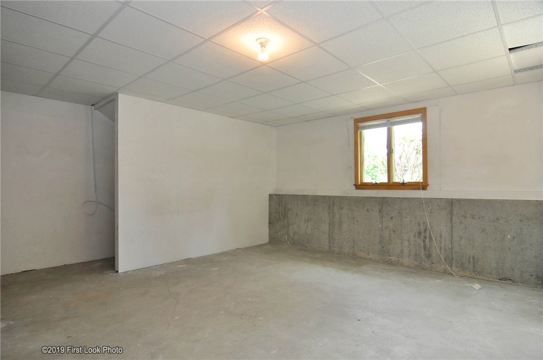 1289 Chopmist Hill Road Scituate, RI 02857 - Photo 34 of 38