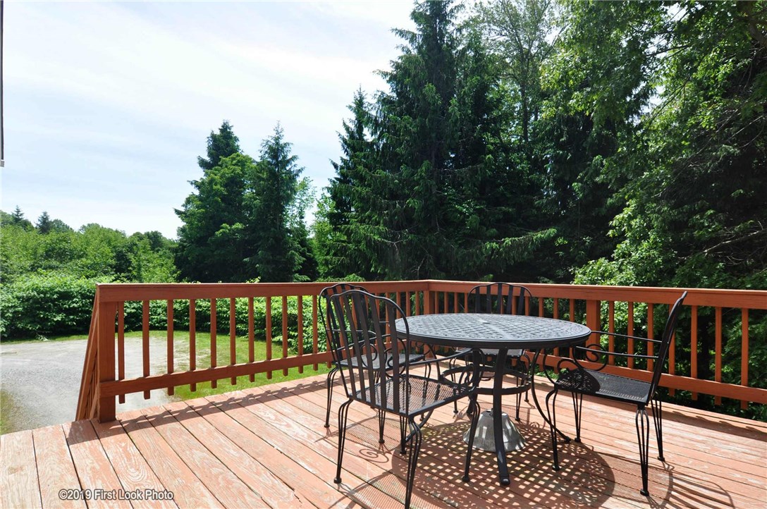 1289 Chopmist Hill Road Scituate, RI 02857 - Photo 4 of 38